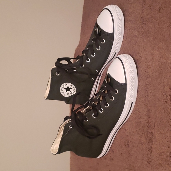 Converse  Chuck Taylor's Allstars - Picture 1 of 7